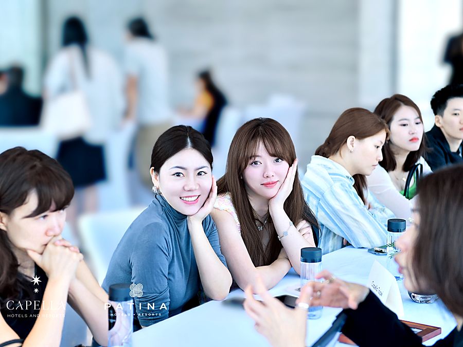 开会前，先把材料摊开